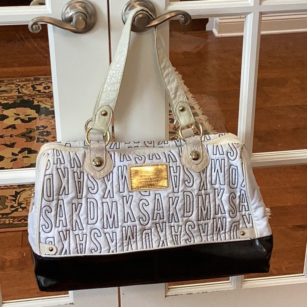 Akdmks Black And White Letter Duffel Bag